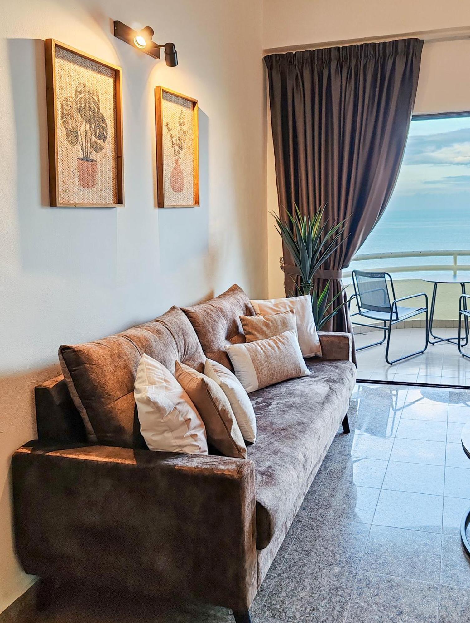 'Newly Refurbished' 'Sunny Seaview' At Regency With 2 Carpark By Shine Stay Port Dickson Exteriér fotografie