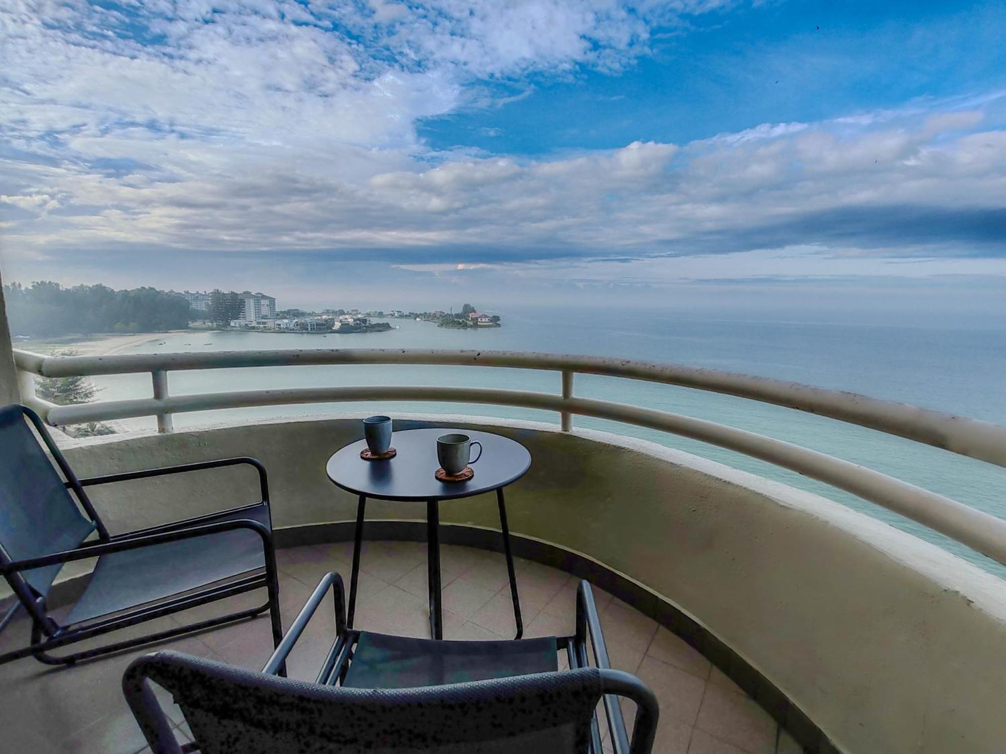 'Newly Refurbished' 'Sunny Seaview' At Regency With 2 Carpark By Shine Stay Port Dickson Exteriér fotografie